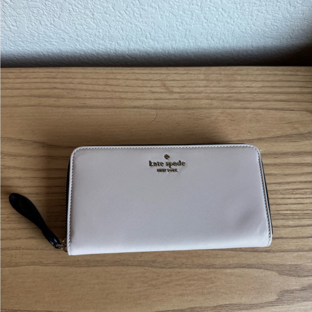 Kate Spade Chelsea Large Continental Wallet Warm Beige Nylon full Zip Around
